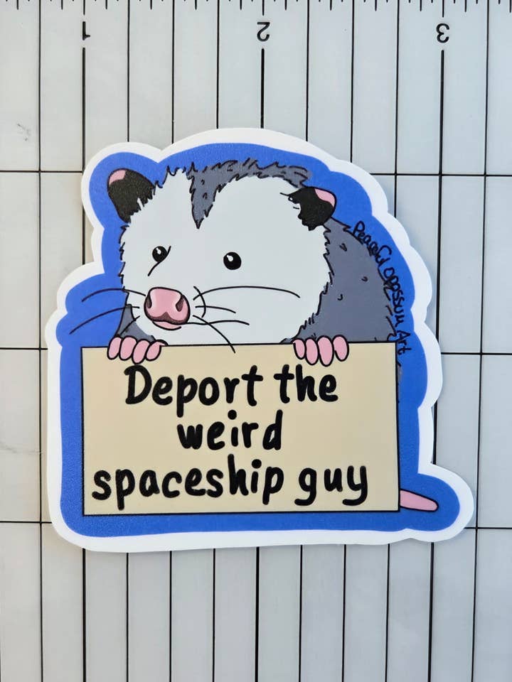 Expulsez l'autocollant de l'opossum du type bizarre de vaisseau spatial pour la vente par Peaceful Opossum Art