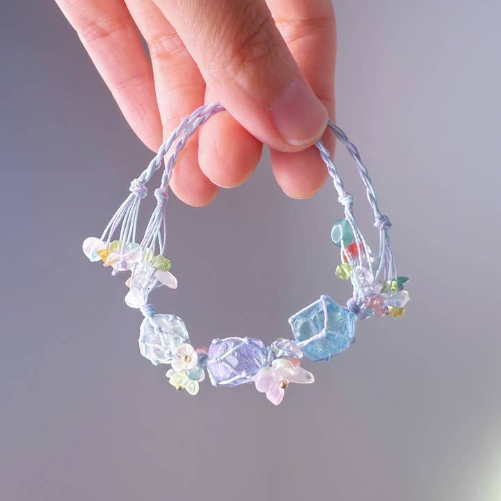 Quartzberry - Keel- en Kroonchakra Aquamarijn Amethist Blauwe Macramé Armband voor wholesale door Ninaouity