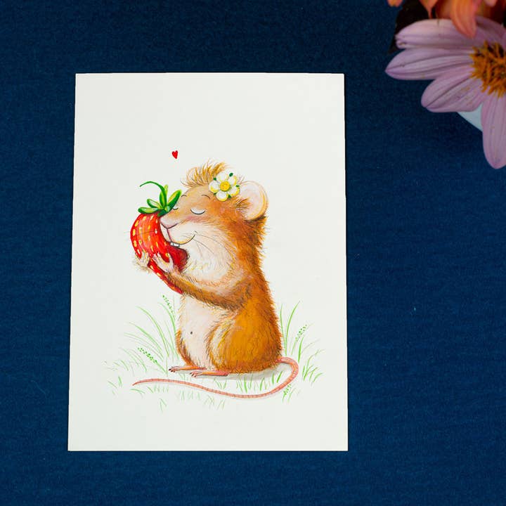 Carte postale Souris à la fraise pour la vente par Frau Inga Malt