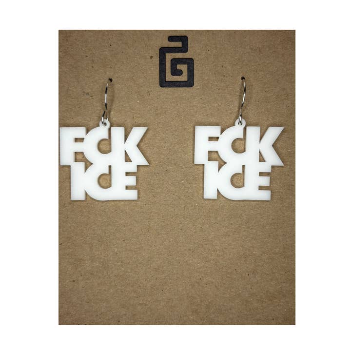 Boucles d'oreilles en acrylique découpées au laser FCK ICE par 2nd Wind - Blanc pour la vente par LUZ Collection