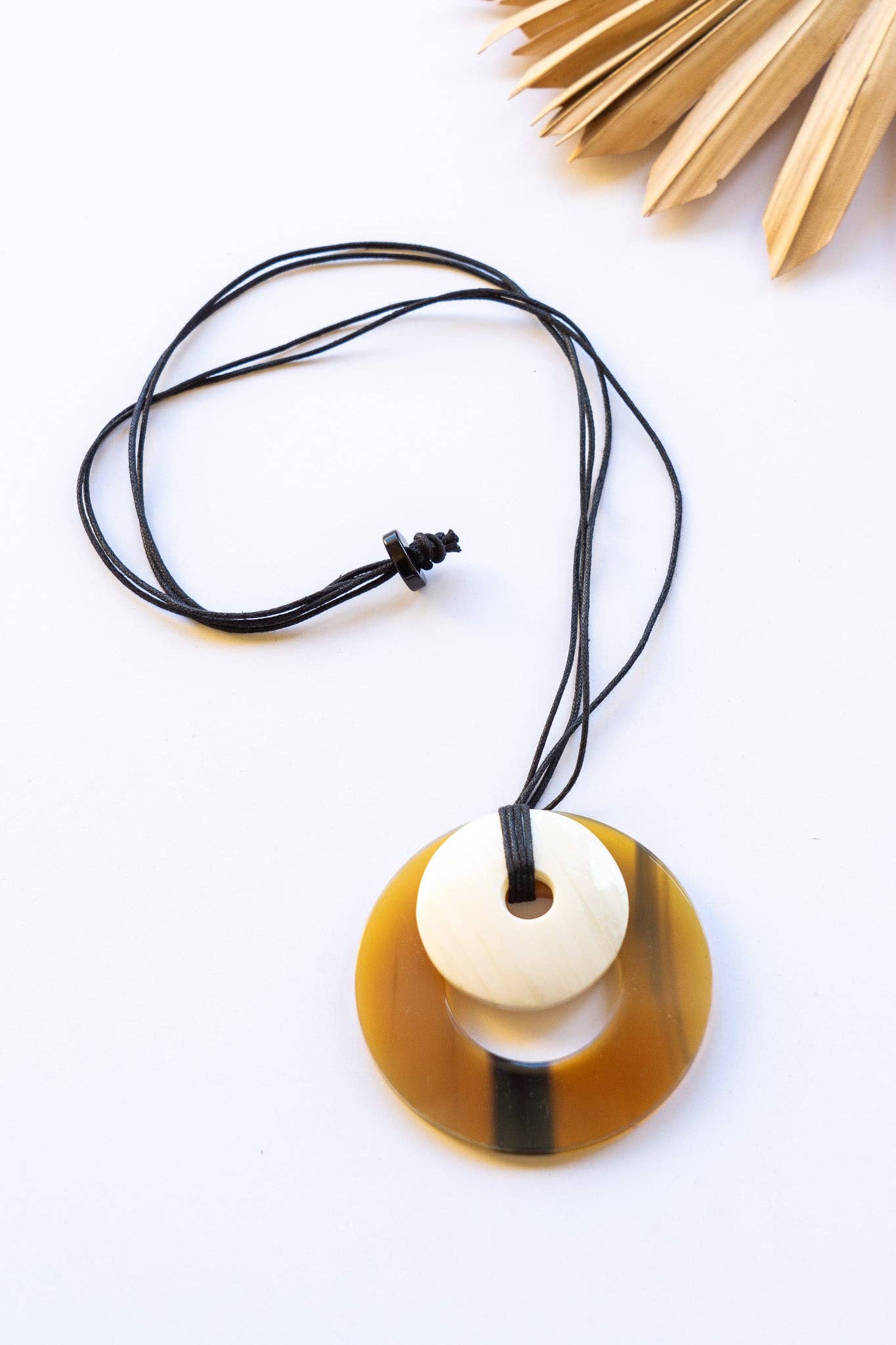 Bali Queen - Wholesale Pendant/Charm Necklace - Moda Mood Necklace0