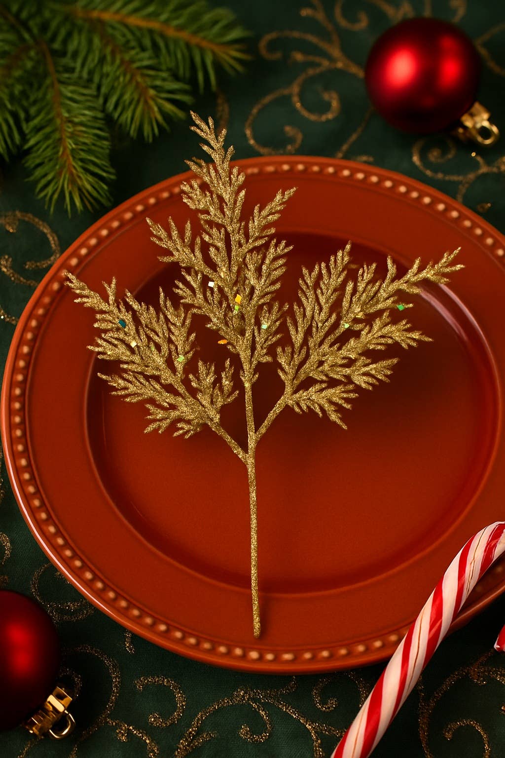 Factory Direct Craft - Wholesale Kunstbloemen - 10" Gouden Glitterende Ceder Takje2