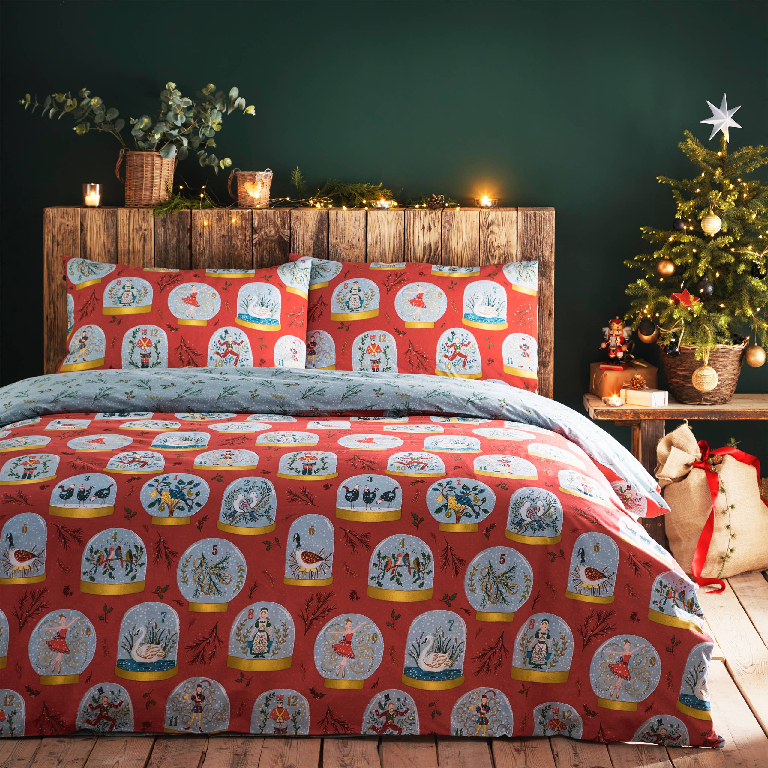 Twelve Days of Christmas Festive Duvet Cover Set Red for wholesale on Faire0
