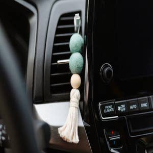 Aro-Car by Aromely - Bringing Your Favorite Fragrances Anywhere, White