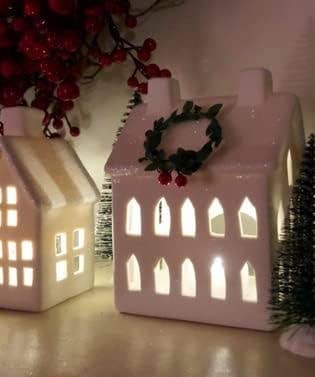 Factory Direct Craft – wholesale Konstgjord julgran – 1-3/4 ”Miniatyr Holly kransar 36 delar (3 paket)5