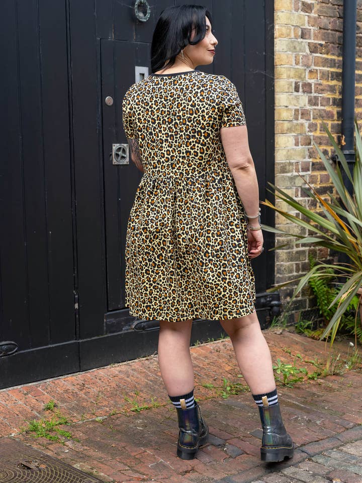 Rebel Romance - Wholesale Dress – Women's - Rebel Romance Classic Leopard Stretch Smock Dress16