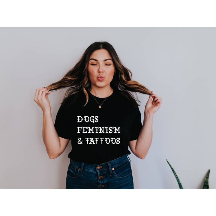Perros Feminista & Tatuajes Camiseta para venta al por mayor de Dingus Designs Co