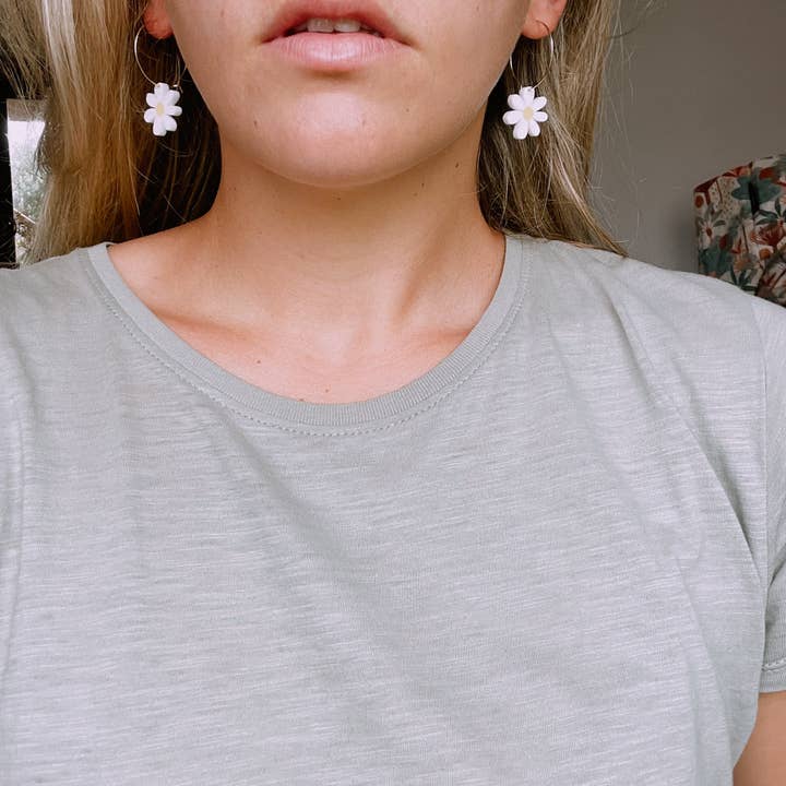 Emeldo - Wholesale Dangle Earrings - Mini Daisies // select colour8
