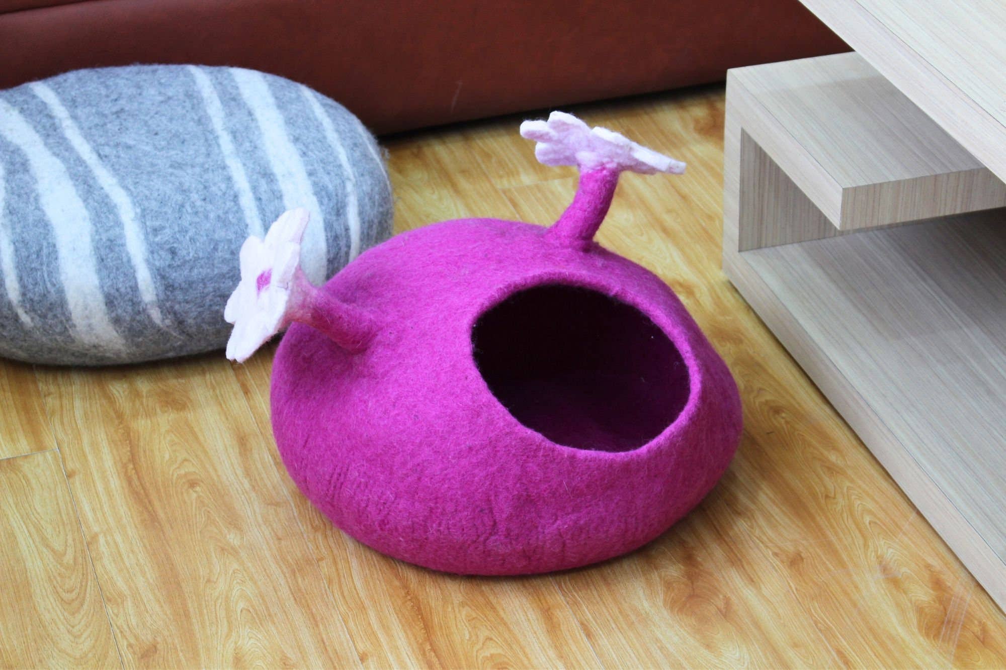 Woollyfelt - Wholesale Pet Bed - Cat - Handmade Wool Floral Cat Bed - Eco-friendly, Durable7