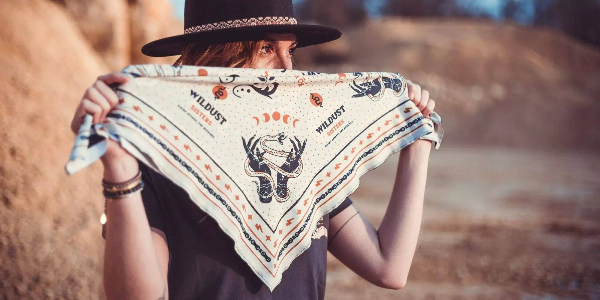 WILDUST – Großhandel Schal – Damen – MOTORRAD-SCHAL - BORN WILD2