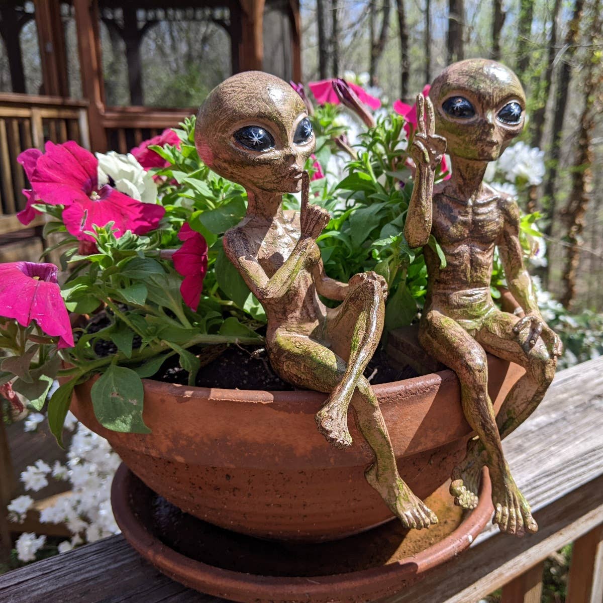 John Bernard & Company – wholesale Decorative figurine – Alien Ledge Loungers “Peace & Quiet” 10″ H Figurine Set7