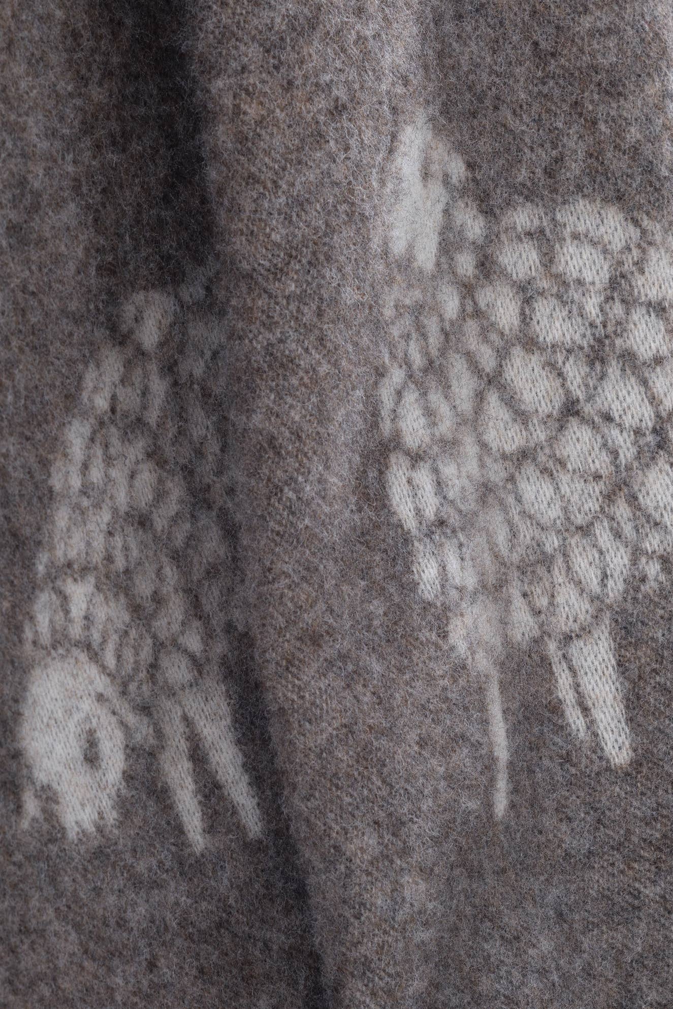 JJ Textile - Vente Plaids - Couvre-lit en pure laine marron foncé Sheep Mima5