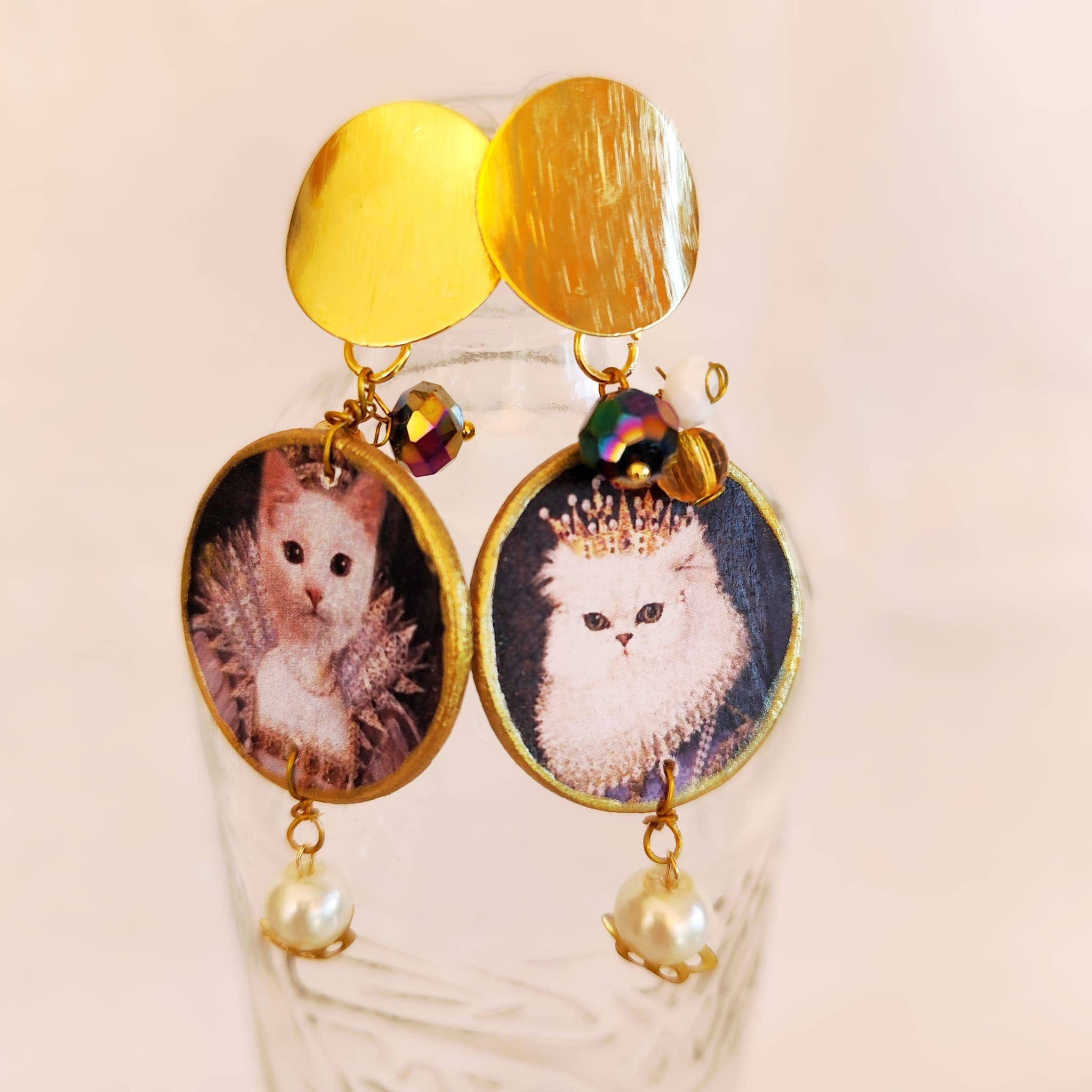 Wild & Free - Wholesale Dangle Earrings - Pendientes de madera de gatos Reina y Rey3
