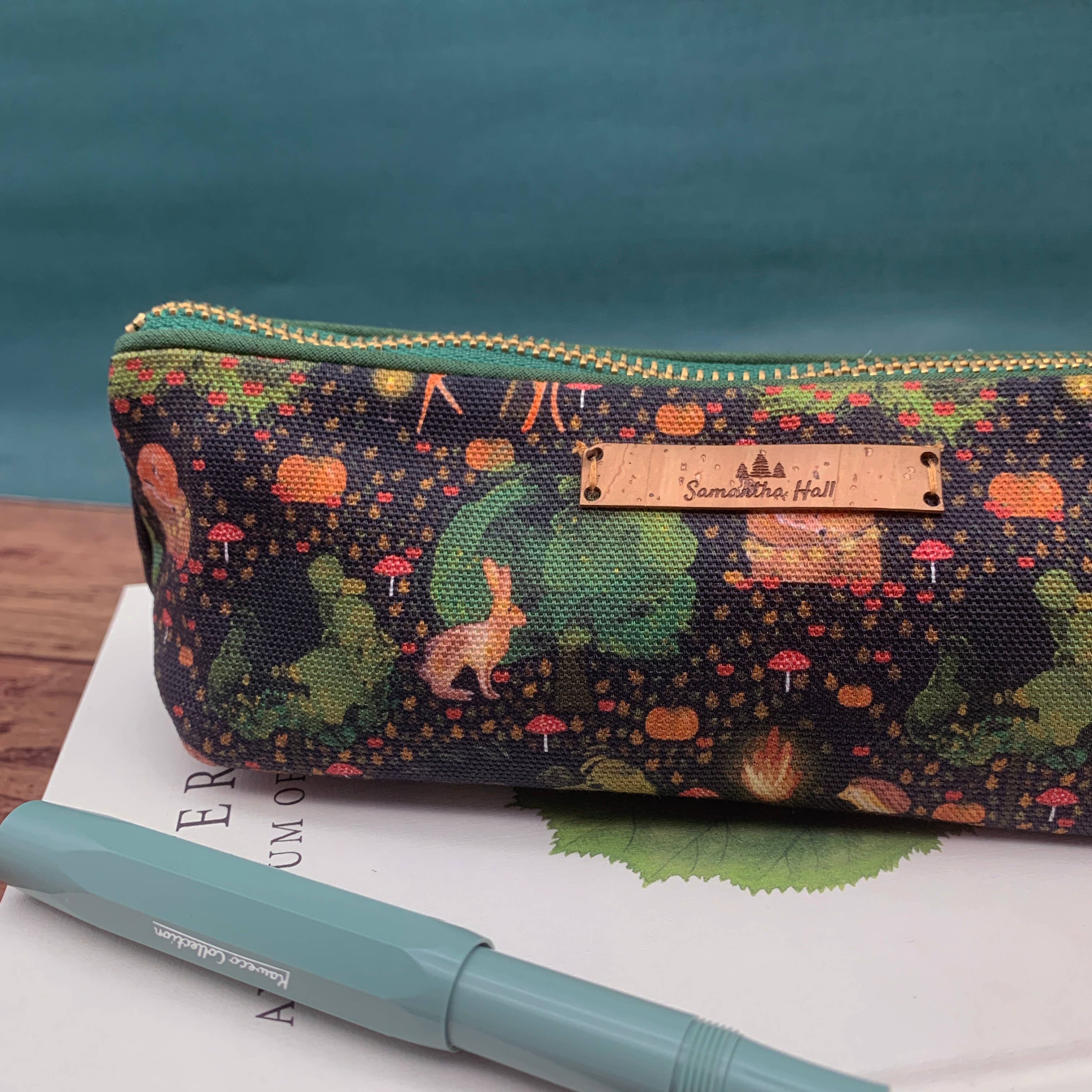 Samantha Hall Designs - Vente Étuis/trousses à crayons - Trousse à crayons Forêt de Minuit2