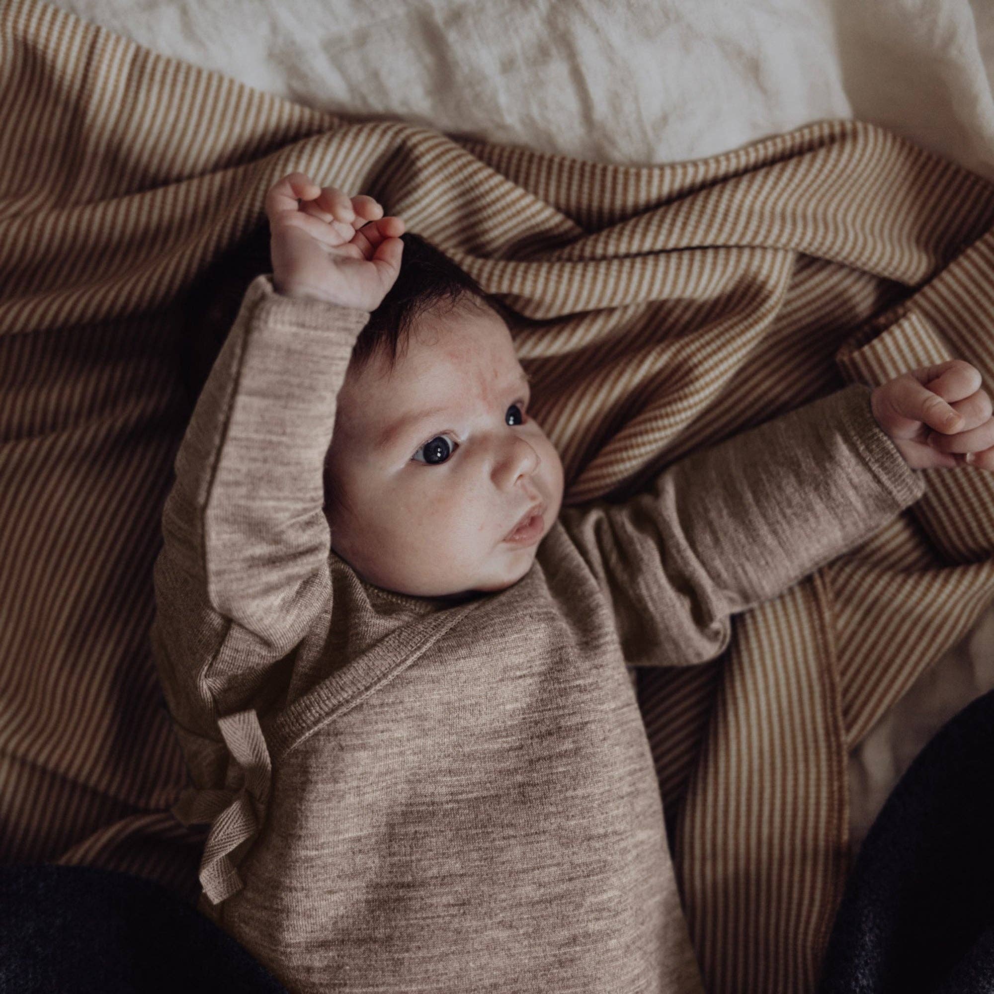 Finch & Fable - Vendita all'ingrosso Cardigan - Neonati - Cardigan in pile di lana color sabbia4