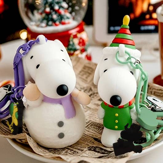 K-Wonderland - Wholesale Keychain - Unisex - Peanuts Snoopy Christmas Figure Keychain (Random Style)0