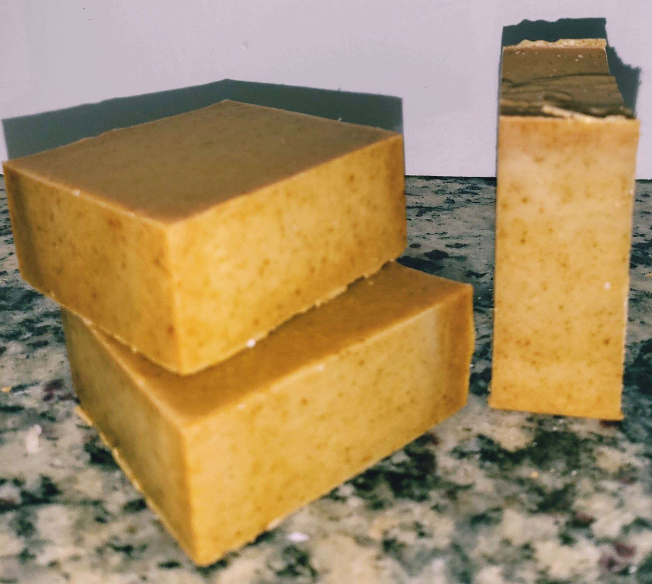 Alvion's Creations – Engroshandel Sæbestykke – Gurkemeje og honning Sæbe Bar0