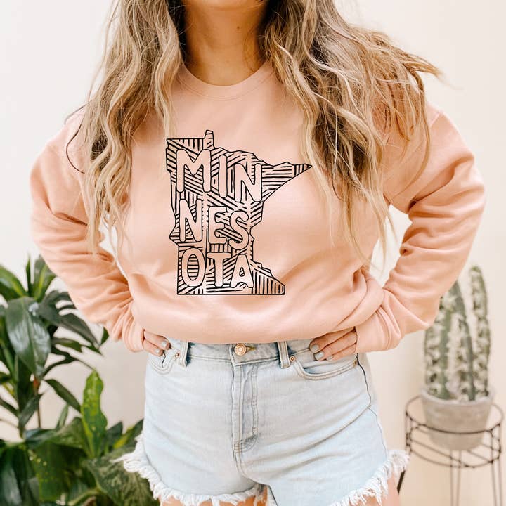 Rosa Mae Co – Engroshandel Grafisk Sweatshirt - Dame – Bella lærred Minnesota Crewneck Fleece Sweatshirt