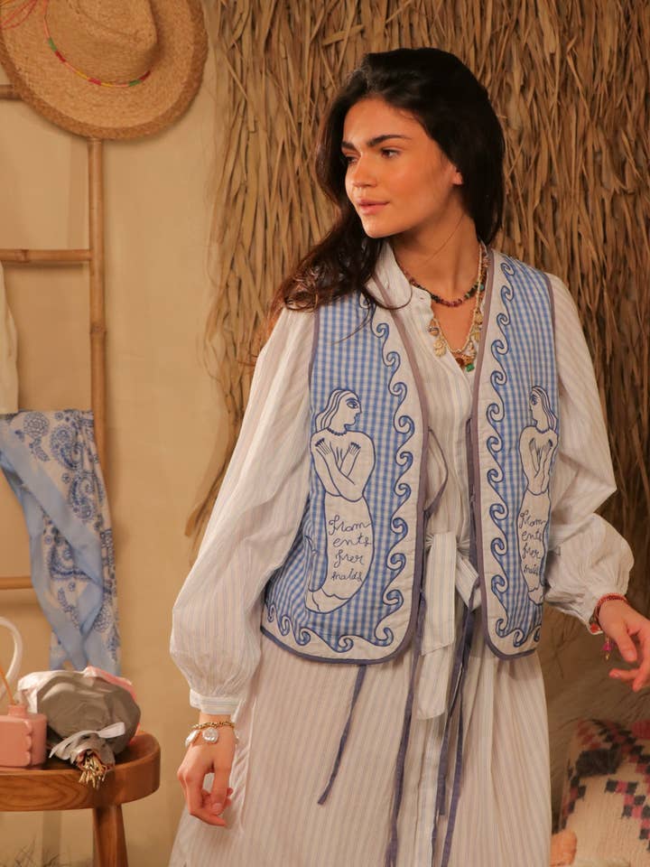 Oceanis väst för wholesale av The Corner