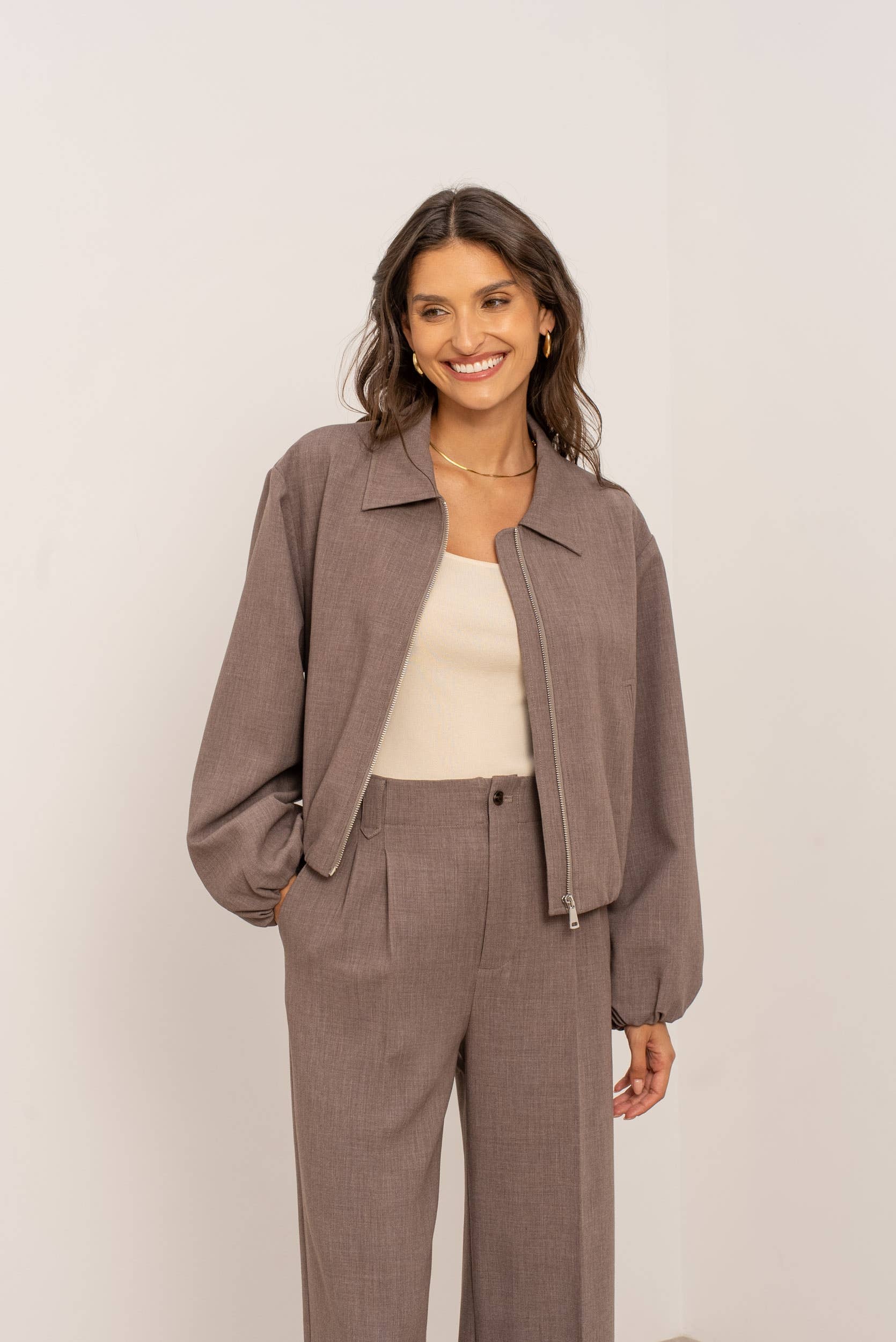 Attentif Paris - Wholesale Bomber Jacket - Women's - [Aura] Short zip-up bomber jacket with shirt collar10