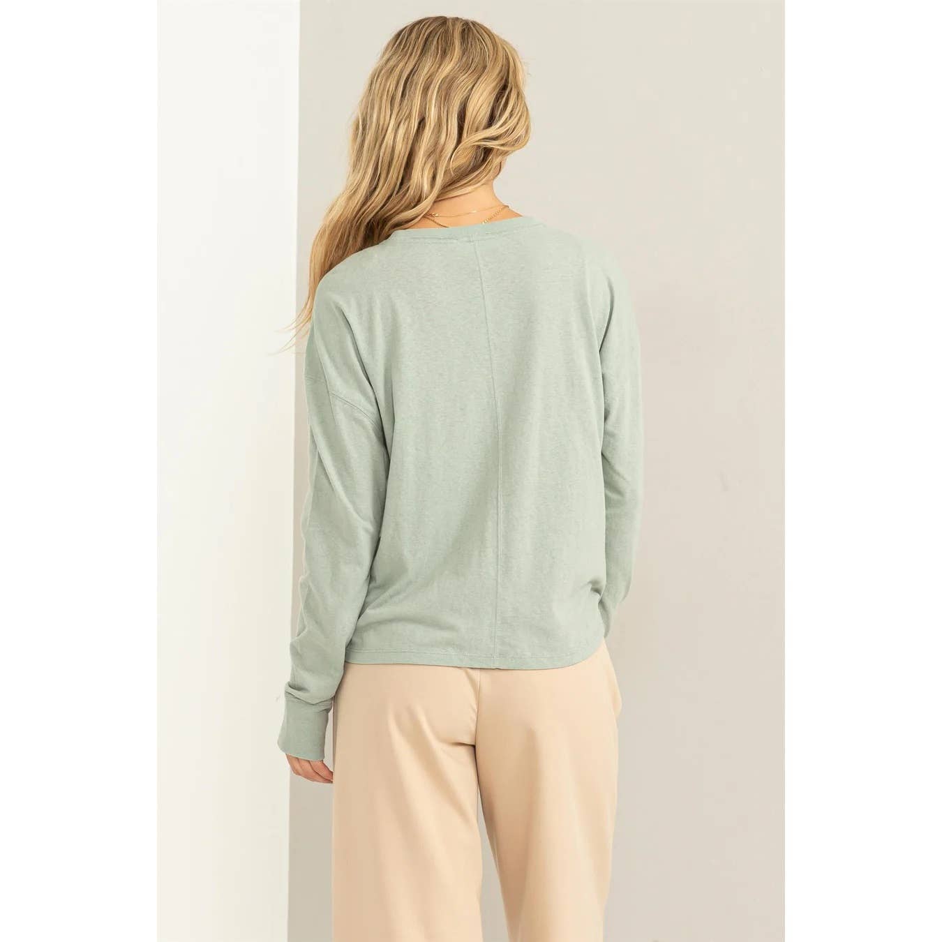 Apolline – Großhandel T-Shirt – Damen – LANGARMSHIRT MIT RUNDHALSAUSSCHNITT4