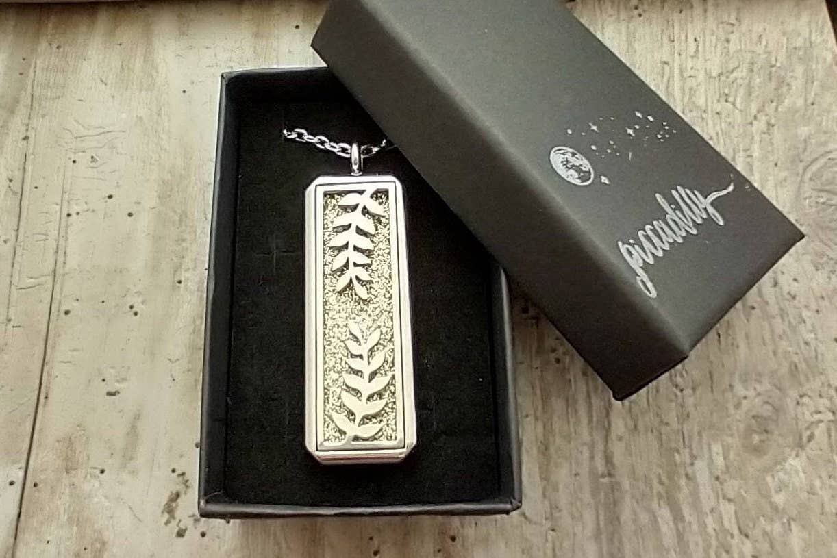 Piccadilly Pendants - Wholesale Aromatherapy Necklace - Nature Inspired Locket, Aromatherapy Necklace10