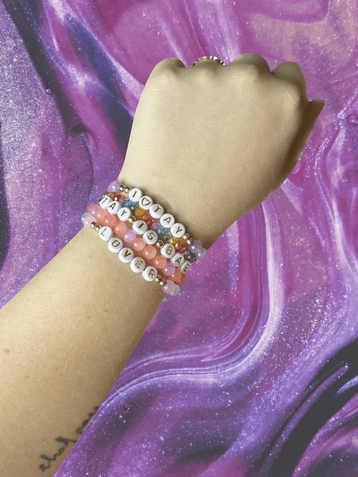Ensemble de 10 bracelets d'amitié perlés Eras Tour - Swifites pour la vente par Korr Sticker Co