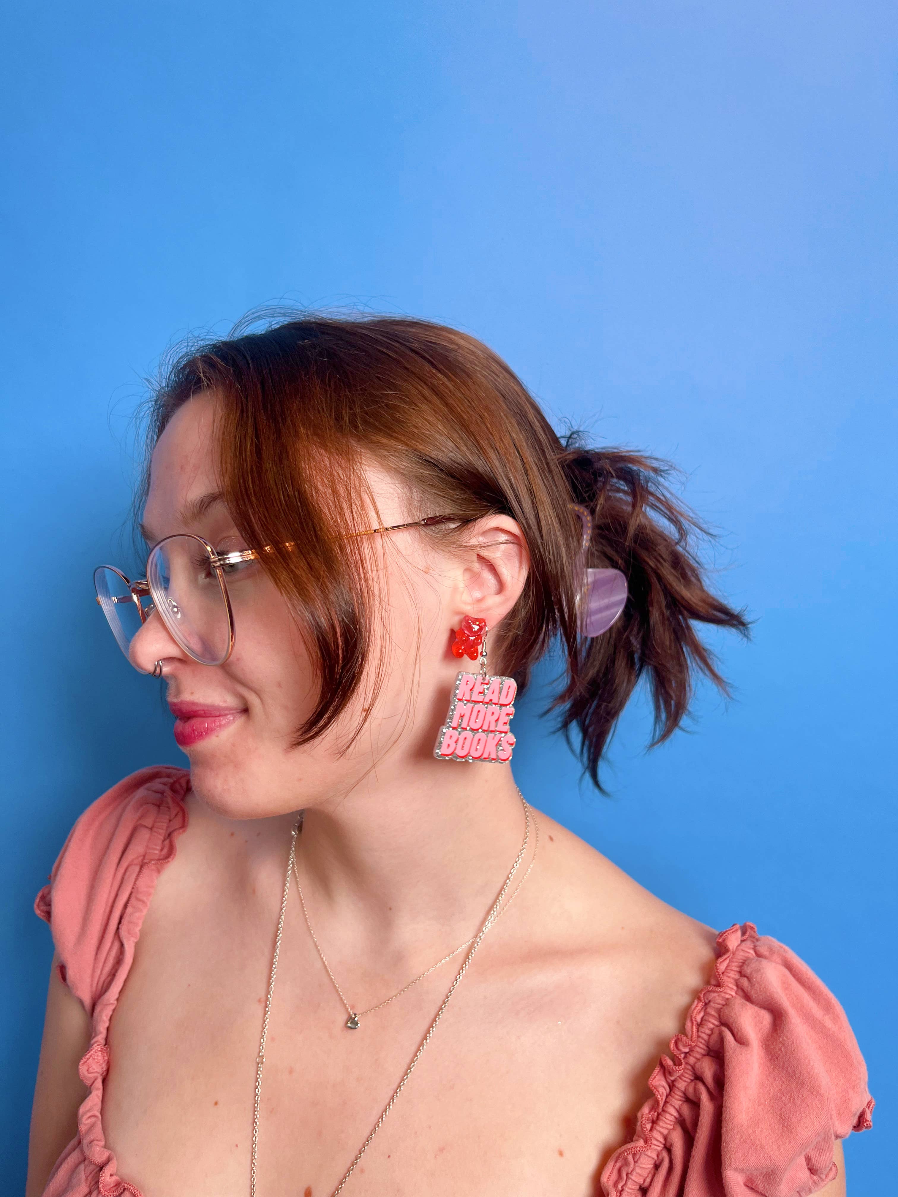 NatterDoodle – Großhandel Ohrhänger – Mehr Bücher lesen Glitzer-Ohrringe, leichte Acryl-Dangle10