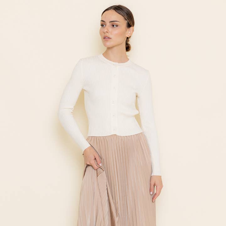 CHIC CLASSY ELASTIC WAIST BAND PLEATED MAXI SKIRT-SI4260FO and other Purchase Wholesale siix collection. Free Returns & Net 60 Terms on Faire trending on Faire.
