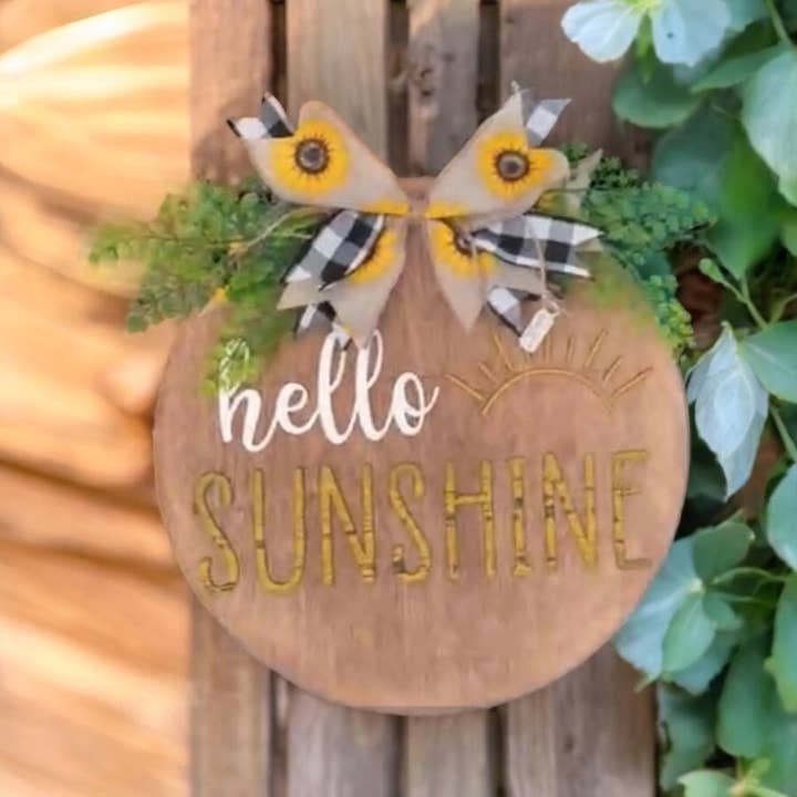 Crochet de porte Hello Sunshine pour la vente par Bradley Designs & Decor