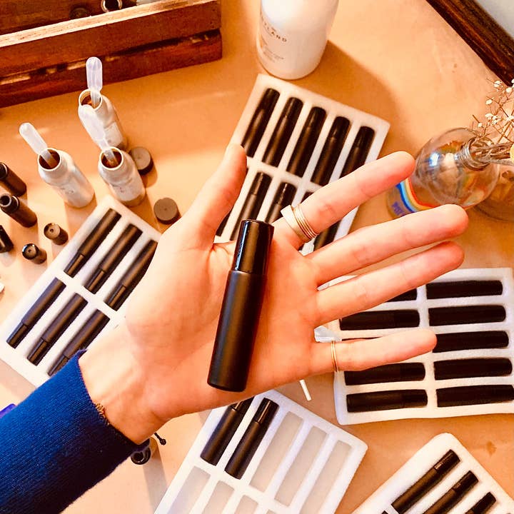 Voyage #9 pour la vente par Flores Lane