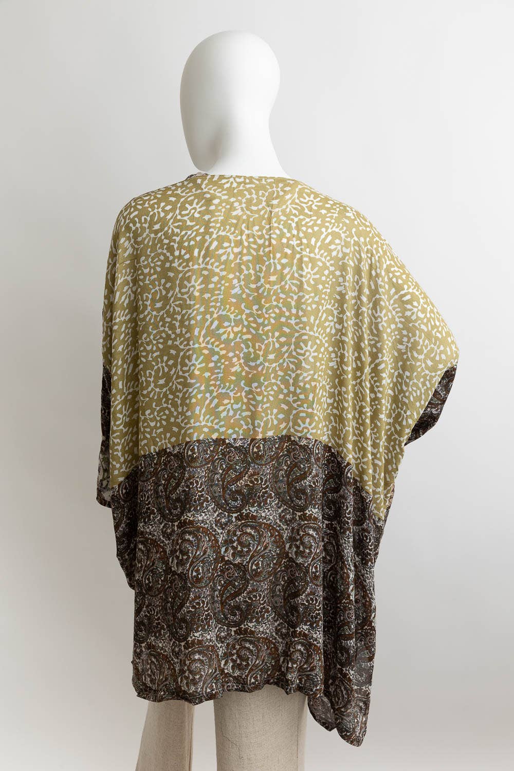 Leto Accessories - Vente Kimono – femme - Kimono d'été léger à motifs multiples3