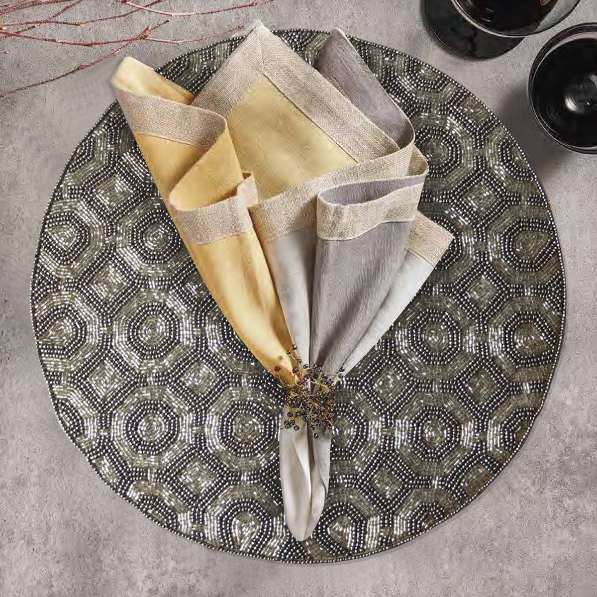 Gris Argent Lot de 2 sets de table en perles gris argenté pour table de salle à manger en vente sur Faire1