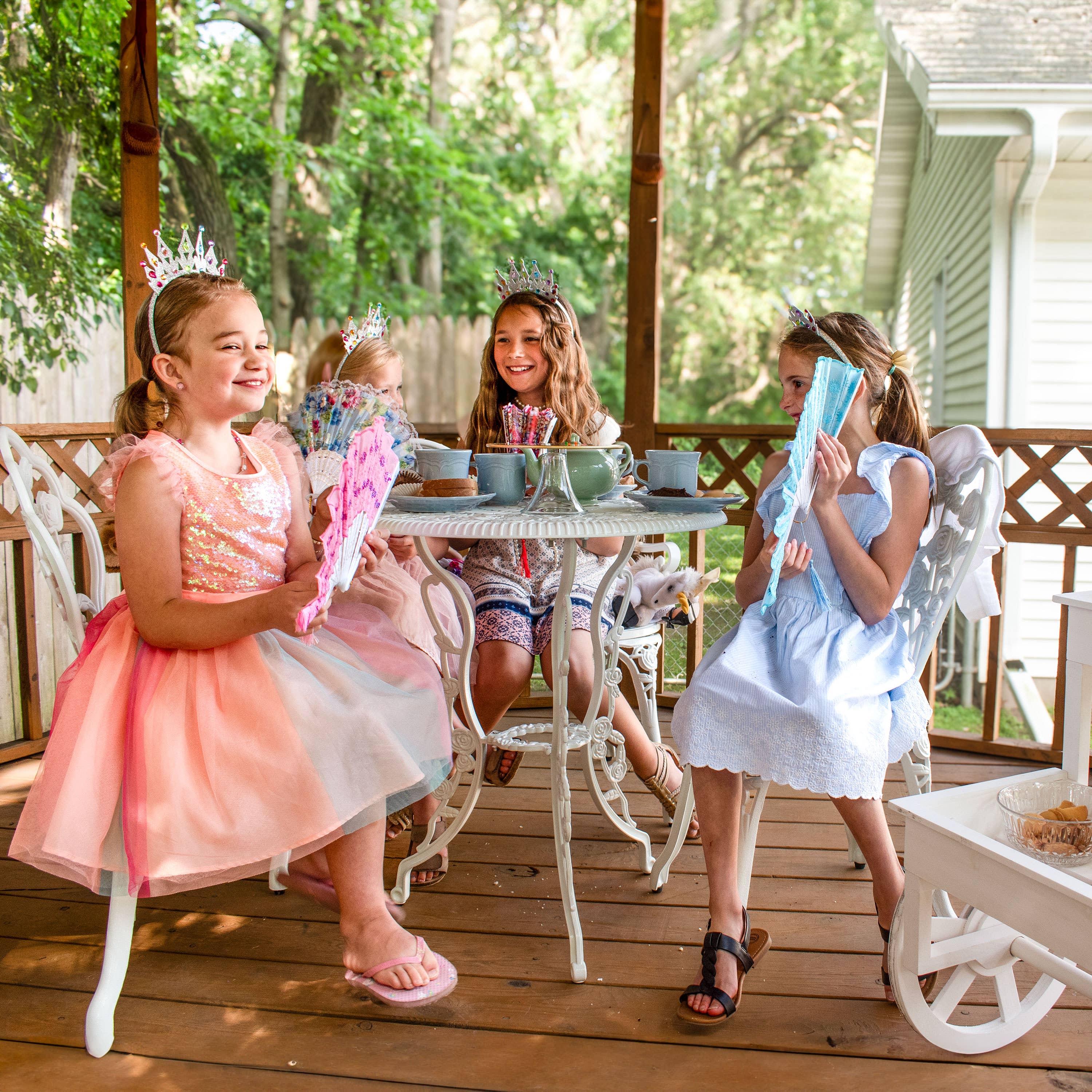 Sunnydaze Decor - Vente Salon de terrasse - Ensemble de 3 pièces pour bistrot de patio en aluminium moulé Flower Design, blanc5