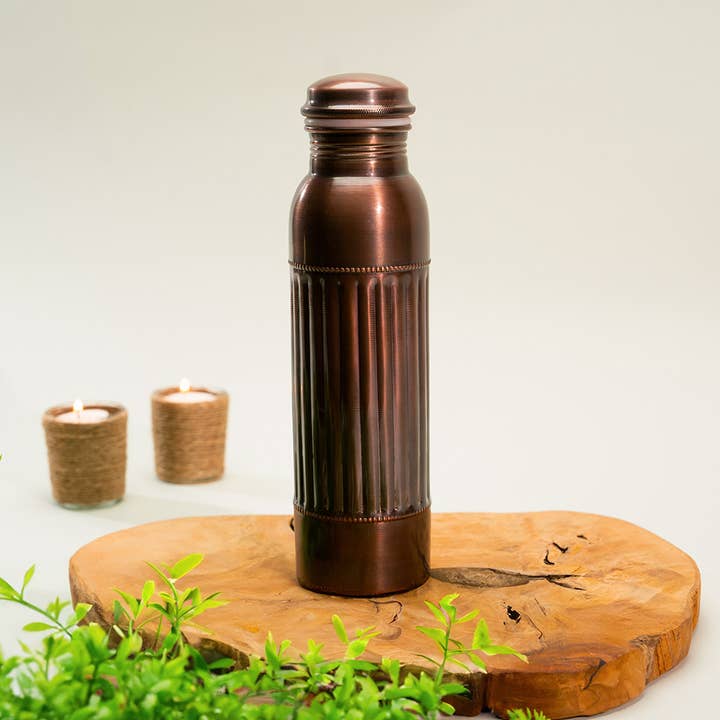 Pure Copper Water Bottle Dot Lining Antique ± 1 liter for wholesale by Ayurveda Specialist B.V.