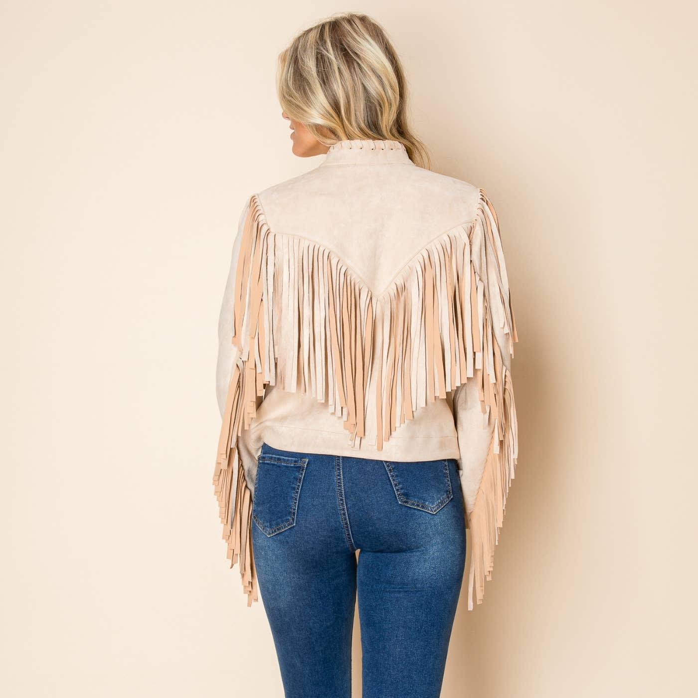 W.A.Y. --Wonderful And Young - Vendita all'ingrosso Giacca - Donna - GIACCA CON FRANGE W.A.Y IN PELLE SCAMOSCIATA CON DETTAGLIO A TRECCIA6