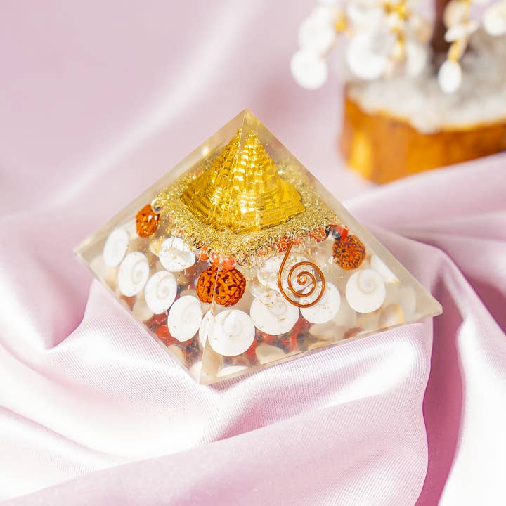 Soothing Crystals - Wholesale Spiritual Stone/Crystal - Orgone Pyramid | Gomti Chakra Pyramid | Healing Crystal6