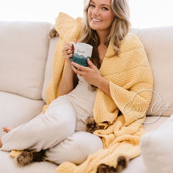 The Classy Cloth WS - Vente Plaids - Couverture à pompons en chenille - Mustard RTS2