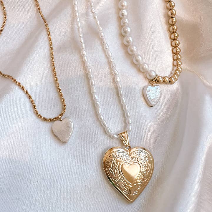 Airotciv by Victoria - Wholesale Locket Necklace - Big Heart locket2