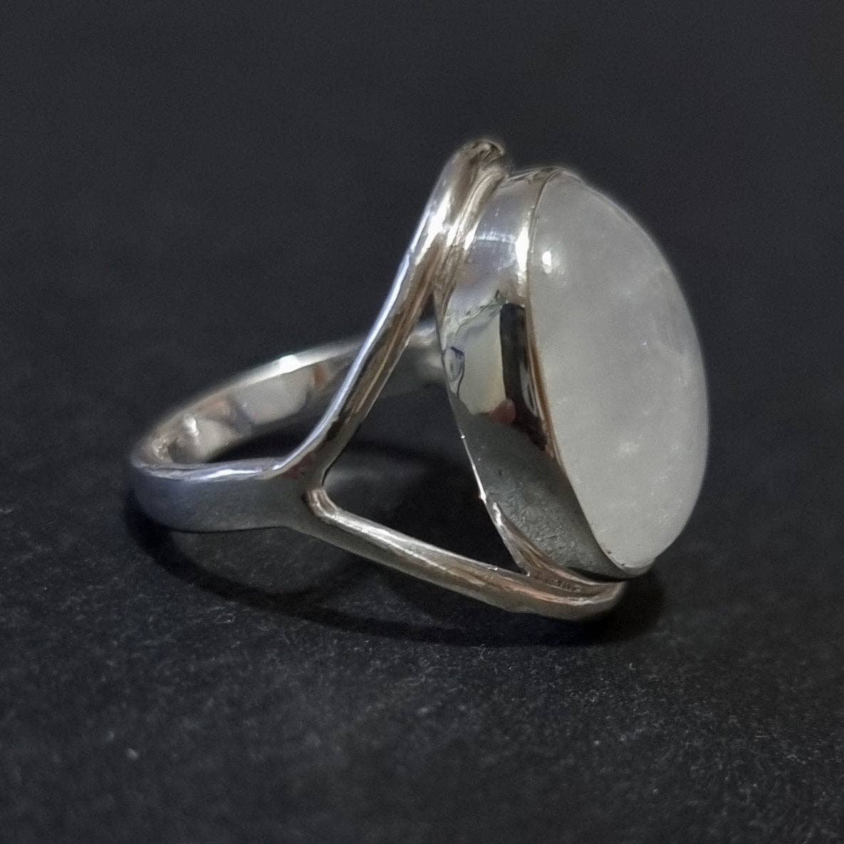 Mistry Gems – Großhandel Cocktail-/Statement-Ring – Unisex Ovaler Mondsteinring | 925 Silber | Stein 15mm x 12mm6