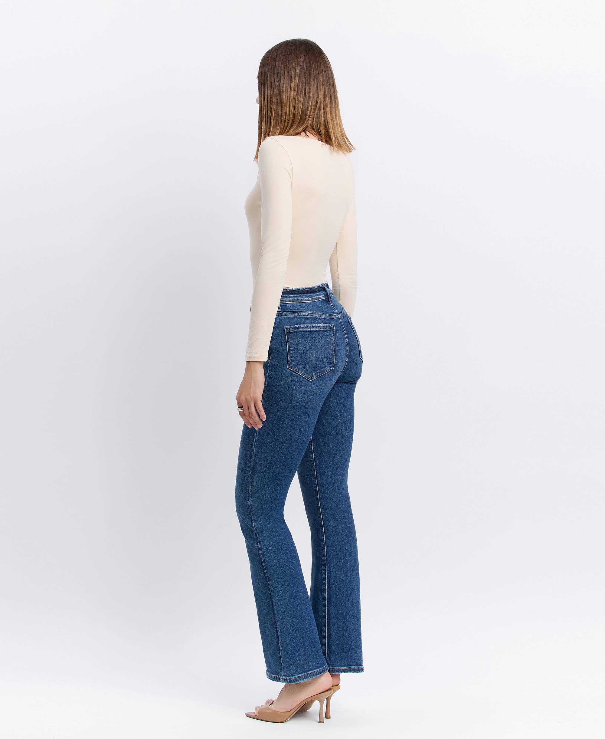 AMETHYST MID RISE SEAMLESS WAISTBAND BOOTCUT JEANS T6105 for wholesale on Faire6