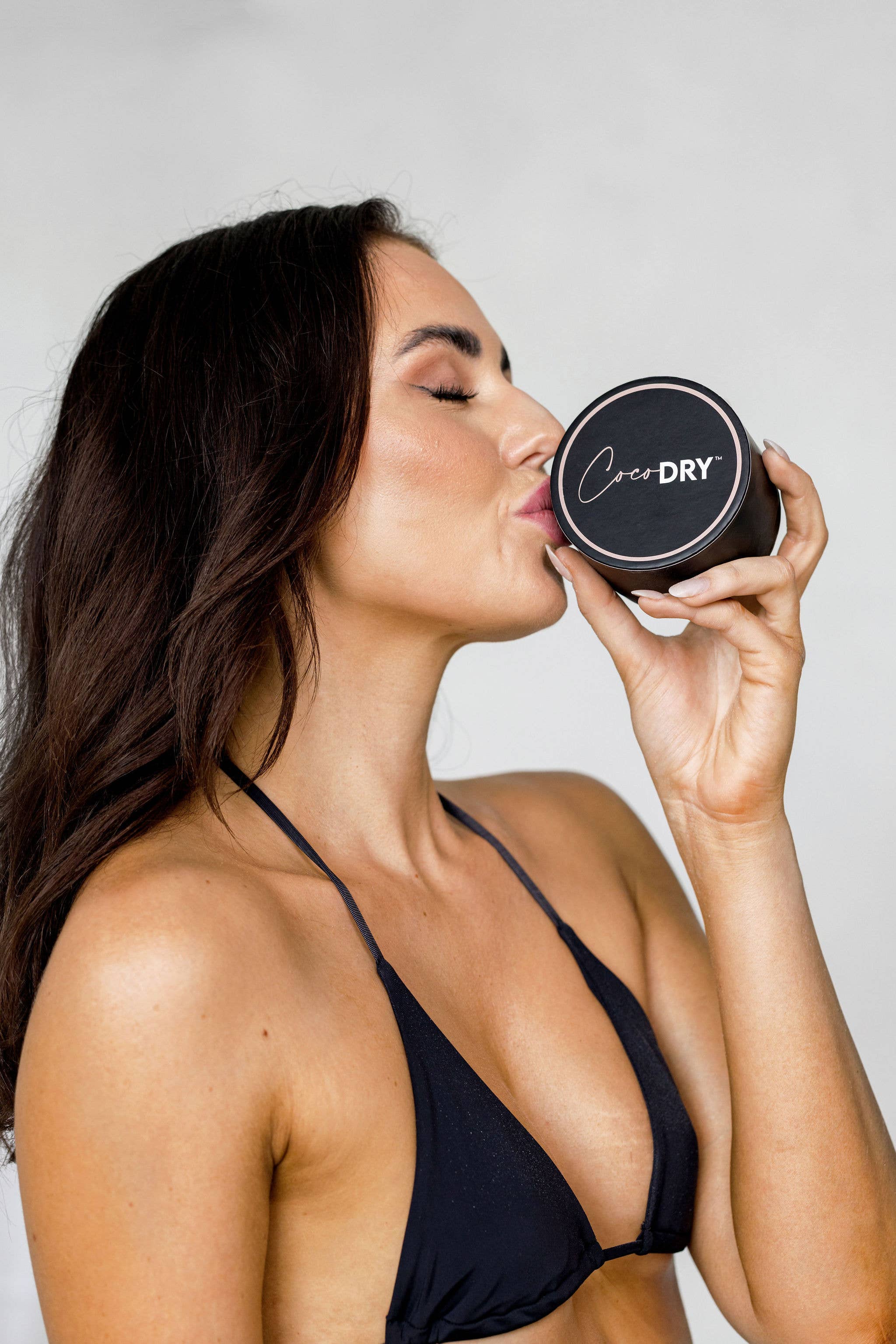 CocoDRY™ – Engroshandel Makeup setting spray/pudder – CocoDRY™ Tørrepulver til selvbruner 1,5845 g & Kabuki-kropsbørste12