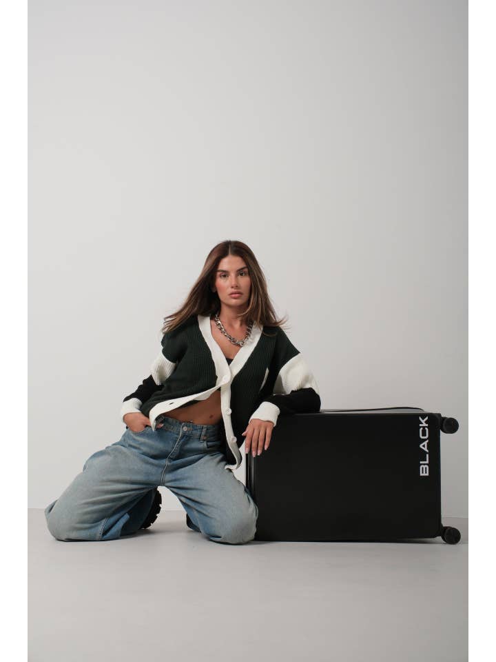 Black Fashion USA – wholesale Kofta - Dam – Grön koftjacka från Green College med emblem