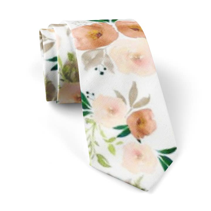 La cravate « Maude/Cravate à imprimé floral orange et blanc pour la vente par Birch Craft & Co.
