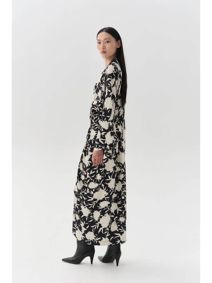 eikō ai – Großhandel Kimono – Damen – Margot Kimono in Schwarz und Weiß1