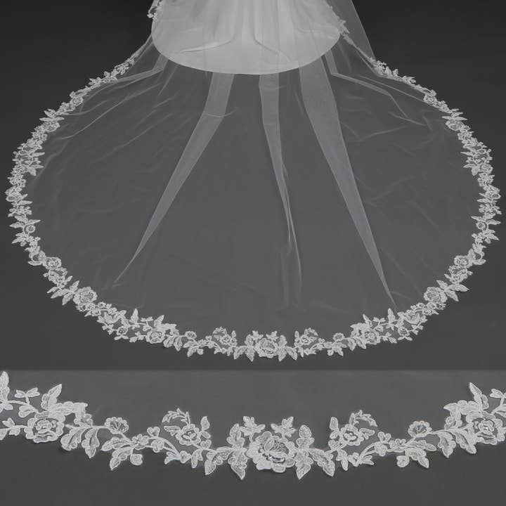 Farinosa Bridal - Wholesale Veil - Women's - FS6217-AC Floral Lace Bridal Veil Angel Cut 108" 120"