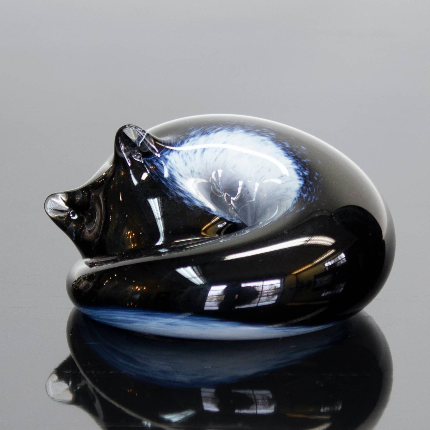 epiphany studios - Wholesale Decorative Figurine - Sleeping Kitty - Tuxedo3