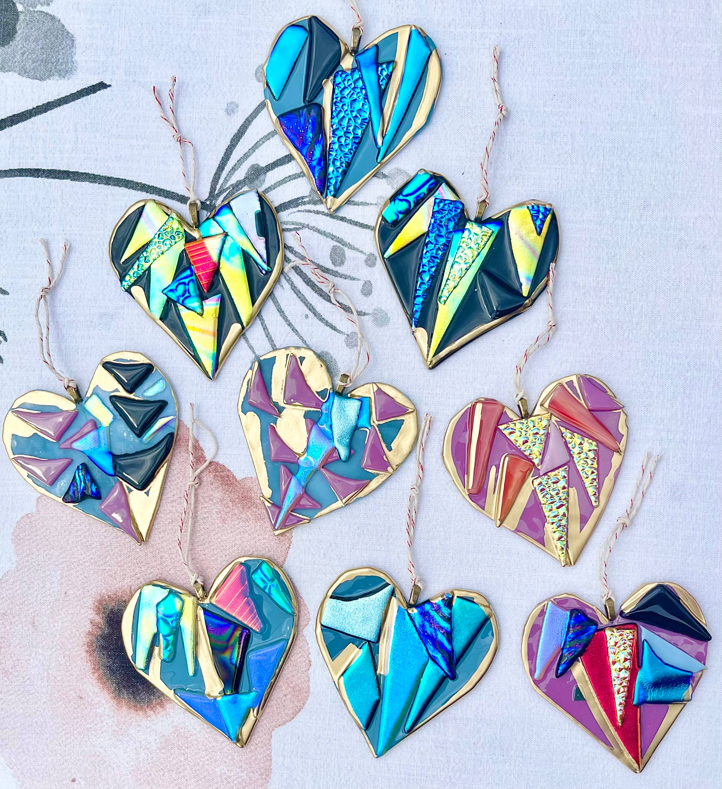 Atelier Glass Studio – Engroshandel Pynt – 4,5" Glas Graffiti Hjerte - Assort - Ornament - Valentinsdag3