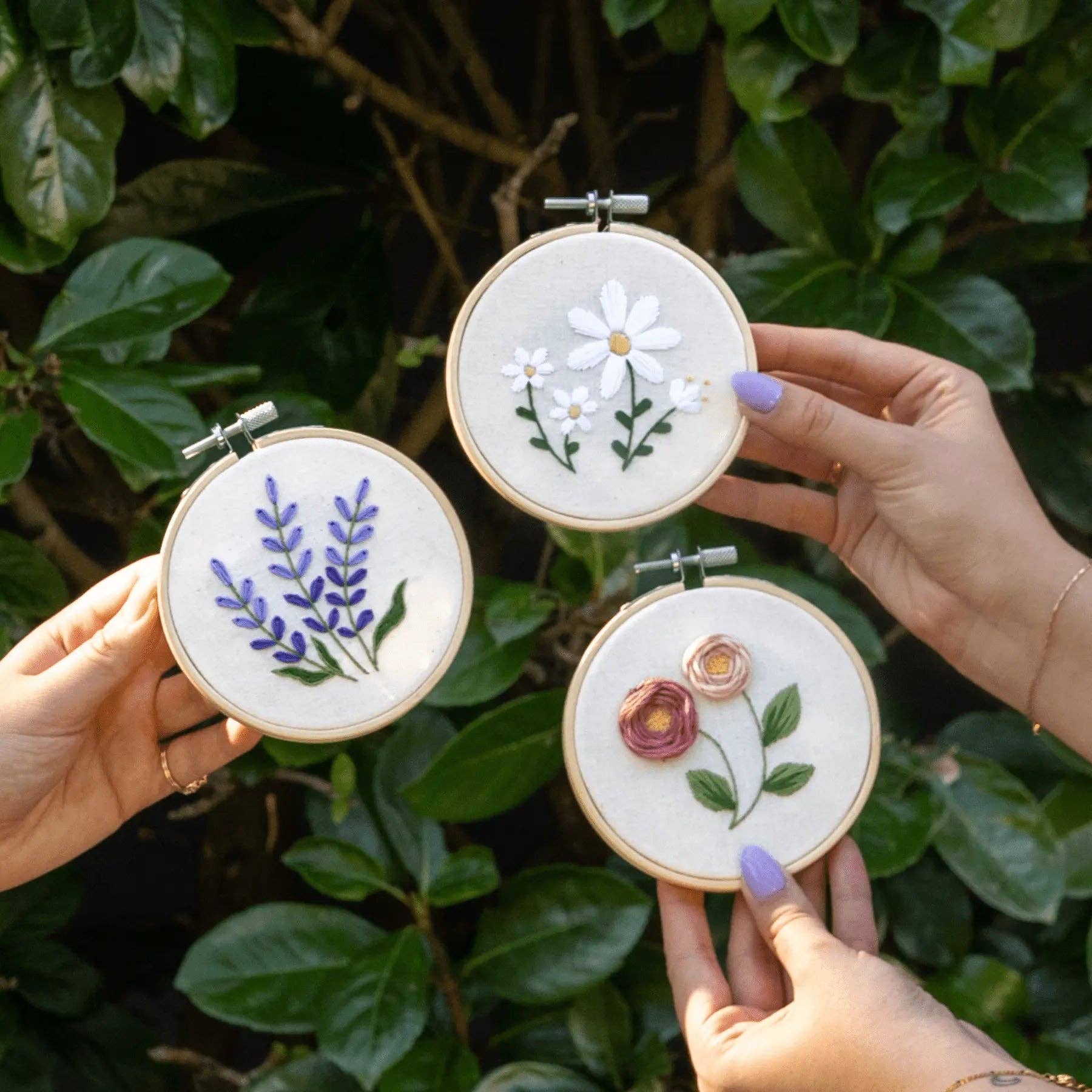 Craft Club - Wholesale Embroidery/cross-stitch supplies - FLORAL MINIS - Embroidery Kit4