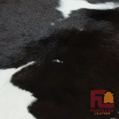 Fortezza Leather - Vendita all'ingrosso Tappeto - Pelli di vitello bianche e nere | 3' x 2' | Confezione da 53